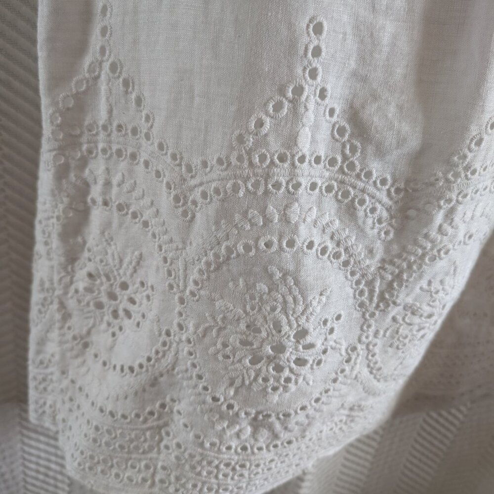 Cynthia Rowley 100% White  Linen Sleeveless Top Embroidered Hem Medium Coastal - Picture 6 of 12